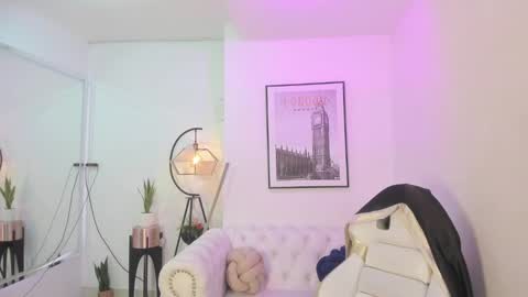 Snapshot of tamara_slimx chatting on 12.14.24 Tamara online show from 12.14.24