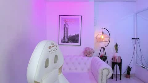 Snapshot of tamara_slimx chatting on 12.17.24 Tamara online show from 12.17.24