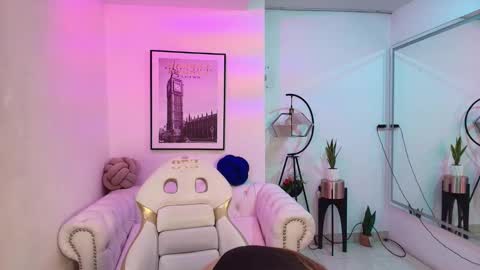 Snapshot of tamara_slimx chatting on 12.27.24 Tamara online show from 12.27.24
