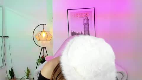 Snapshot of tamara_slimx chatting on 02.05.25 Tamara online show from 02.05.25