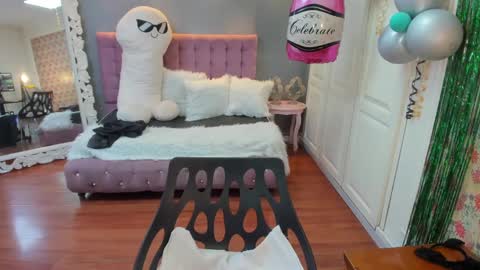 Tammara  online show from 09.28.25