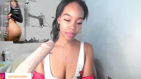 Snapshot of tamylynn05 chatting on 10.17.25 tamylynn online show from 10.17.25