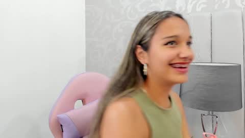 Snapshot of taniacarterr chatting on 02.03.25 TaniaCarter online show from 02.03.25