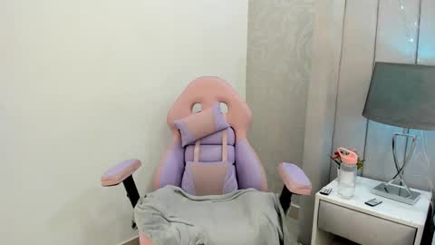 Snapshot of taniacarterr chatting on 02.19.25 TaniaCarter online show from 02.19.25