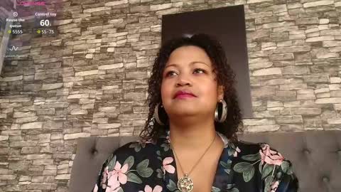 Snapshot of taniajhons chatting on 10.12.25 TaniaJhons online show from 10.12.25