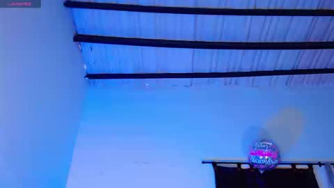 Snapshot of taniaquen chatting on 10.30.25 taniaquen online show from 10.30.25