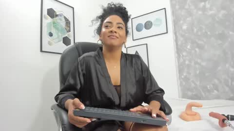 Tanisha online show from 12.26.24