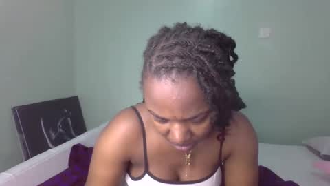 Snapshot of tannia004 chatting on 01.05.25 tania online show from 01.05.25