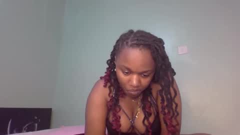 Snapshot of tannia004 chatting on 01.10.25 tania online show from 01.10.25