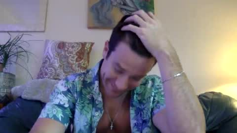 Snapshot of tantrichealing chatting on 12.24.24 Dr. Love online show from 12.24.24
