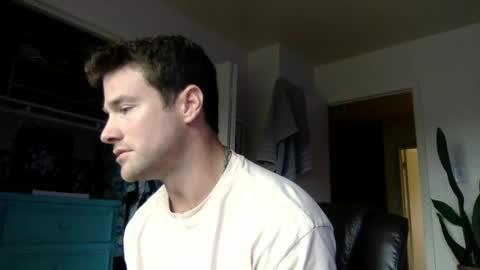 Snapshot of tantrichealing chatting on 12.25.24 Dr. Love online show from 12.25.24