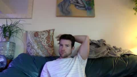 Snapshot of tantrichealing chatting on 12.31.24 Dr. Love online show from 12.31.24