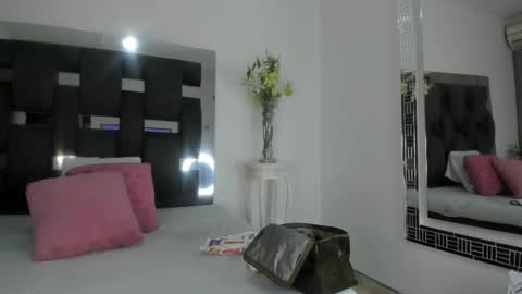 Snapshot of tanyyaa chatting on 02.14.25 Tanya online show from 02.14.25