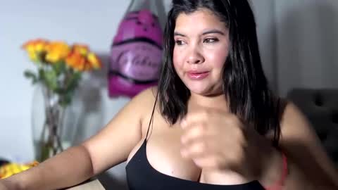 Snapshot of tara_lynn_xx chatting on 02.14.25 Dani independent model  online show from 02.14.25