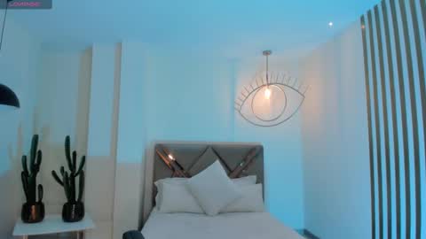 Tara Lawrence online show from 02.23.25