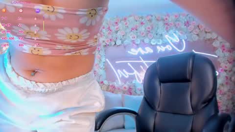 Tara Lawrence online show from 03.11.25