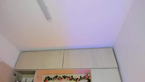  T A R A  online show from 10.28.25