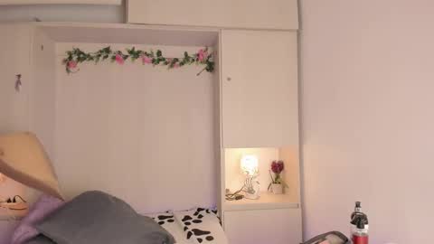  T A R A  online show from 11.07.25