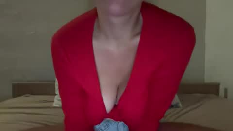 Snapshot of tarcymoon chatting on 05.03.26 tracypussy online show from 05.03.26