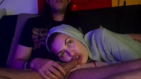 Snapshot of tarian_xxx chatting on 11.04.25 T J online show from 11.04.25