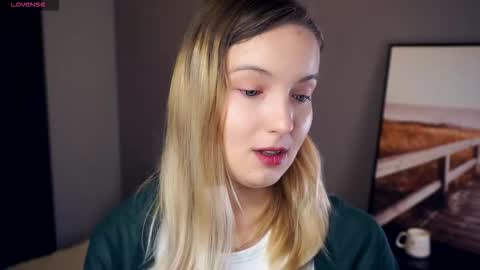 Snapshot of tashinapetitto chatting on 09.24.25 Your Ressie online show from 09.24.25