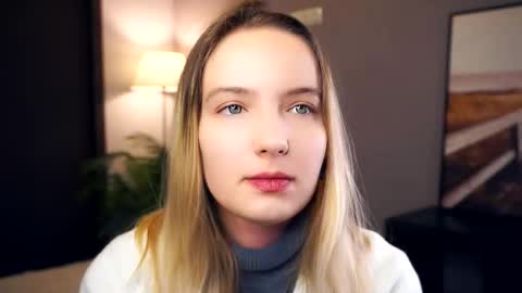 Snapshot of tashinapetitto chatting on 10.06.25 Your Ressie online show from 10.06.25