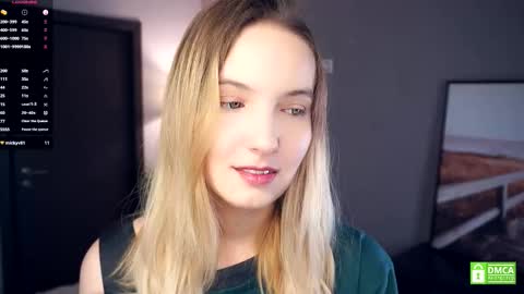 Snapshot of tashinapetitto chatting on 10.10.25 Your Ressie online show from 10.10.25