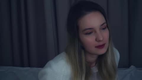 Snapshot of tashinapetitto chatting on 10.18.25 Your Ressie online show from 10.18.25