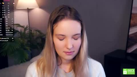 Snapshot of tashinapetitto chatting on 10.29.25 Your Ressie online show from 10.29.25