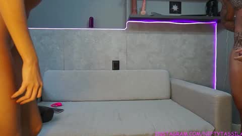 tassiarauj online show from 01.07.26