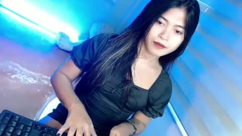 Snapshot of tasteofinnocent69 chatting on 01.17.25 online show from 01.17.25