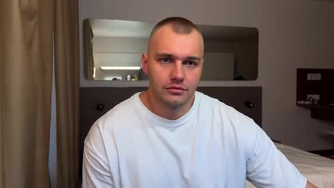 Snapshot of tasty_justin chatting on 09.19.25 My shows 2100500 UTC3 online show from 09.19.25