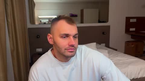 My shows 2100500 UTC3 online show from 11.18.25