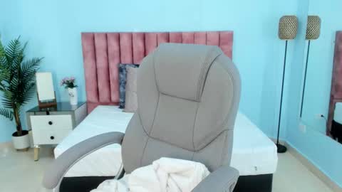 Tati Saldarriaga online show from 02.11.26