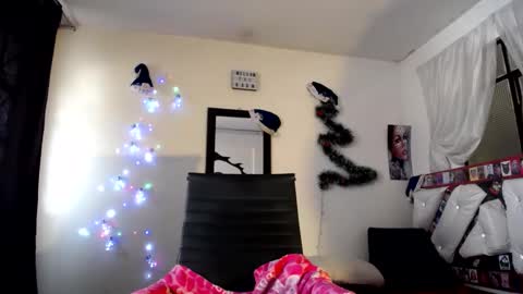 Snapshot of tatiana_ninfomaniaca chatting on 12.14.24 tatiana online show from 12.14.24