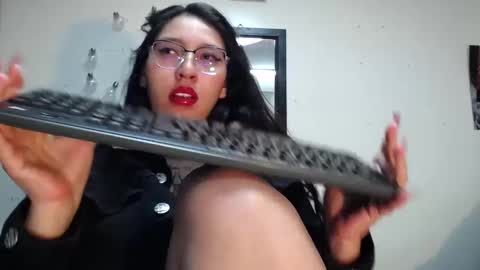 Snapshot of tatiana_ninfomaniaca chatting on 01.25.25 tatiana online show from 01.25.25