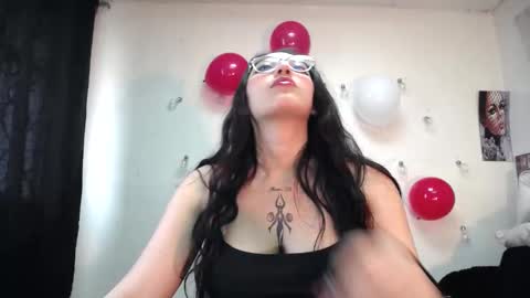 Snapshot of tatiana_ninfomaniaca chatting on 02.15.25 tatiana online show from 02.15.25