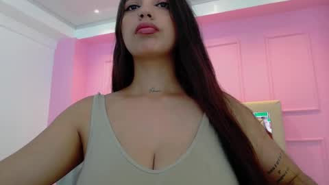 Snapshot of tatilarson chatting on 03.03.25  TATI online show from 03.03.25