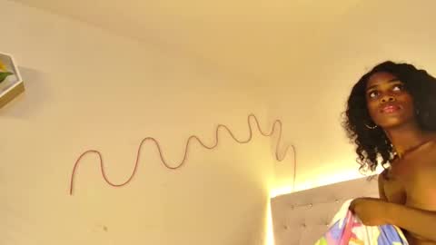 Snapshot of tatixxxvega chatting on 11.01.25 tatix online show from 11.01.25