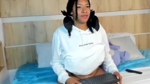 Snapshot of tattaonix chatting on 09.19.25 Tattaonix online show from 09.19.25