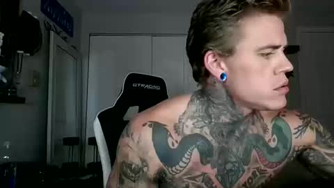 Snapshot of tatteddaddy9000 chatting on 10.11.25 D-Man online show from 10.11.25