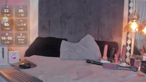 Snapshot of tattofoxx__ chatting on 09.25.25 Tatto Fox online show from 09.25.25