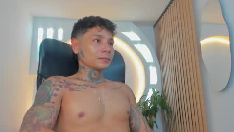 Snapshot of tattokoi chatting on 01.18.25 tattokoi online show from 01.18.25