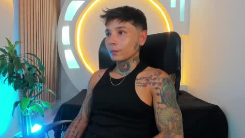 Snapshot of tattokoi chatting on 01.25.25 tattokoi online show from 01.25.25