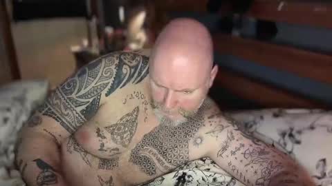 Tattooeddilf 01 online show from 03.08.25
