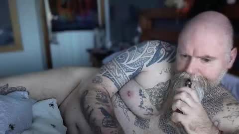 Tattooeddilf 01 online show from 12.01.25