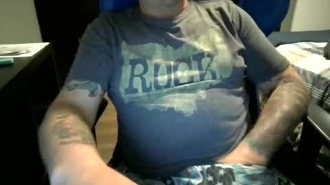 Snapshot of tattslovestattas1 chatting on 10.20.25 tattslovestattas1 online show from 10.20.25