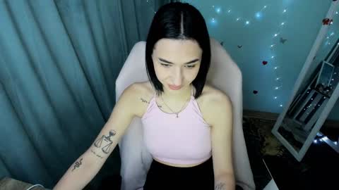 Snapshot of tayla_candy chatting on 12.20.25 Tayla online show from 12.20.25