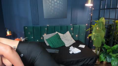 Taylor Bennet online show from 12.29.24