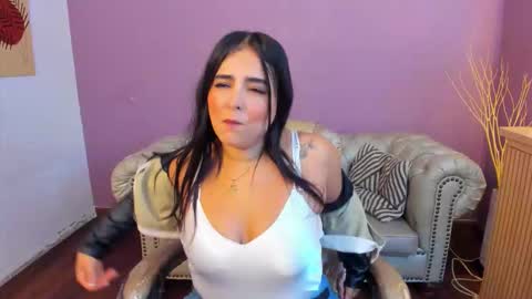 Snapshot of taylor_bennet chatting on 10.03.25 Taylor Bennet online show from 10.03.25